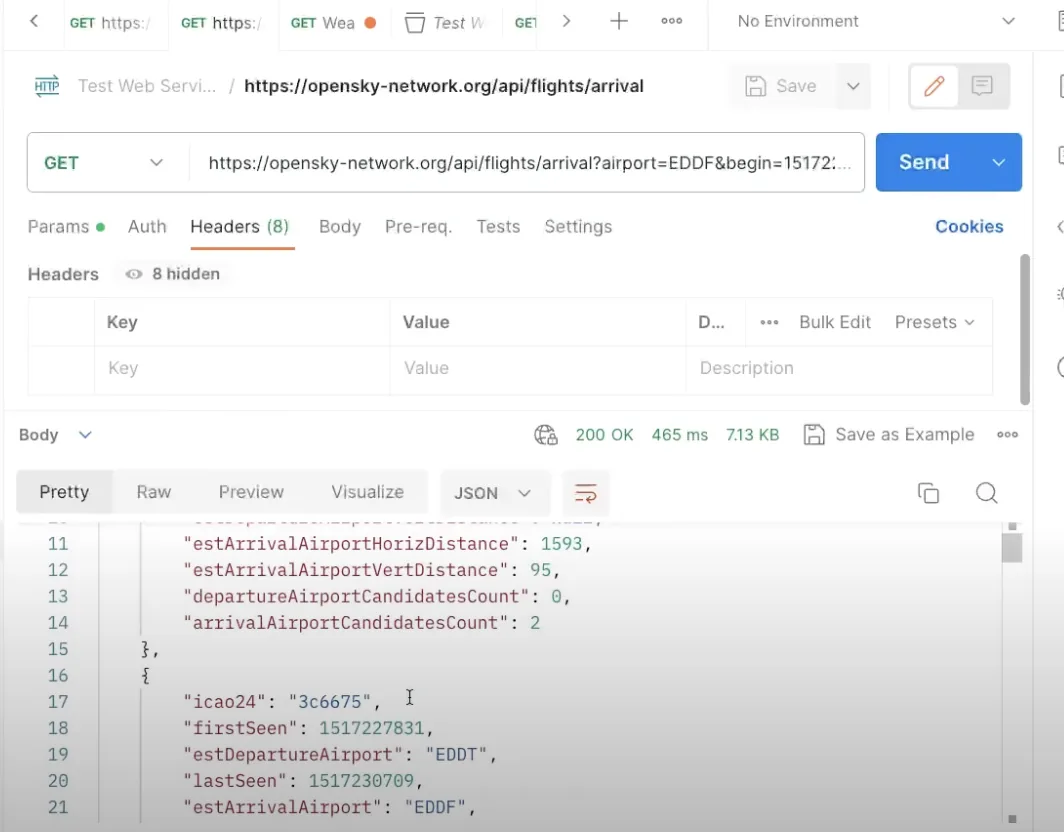 Skærmbillede fra Postman: et GET-kald til OpenSkys API for ankomster, der returnerer flydata som JSON